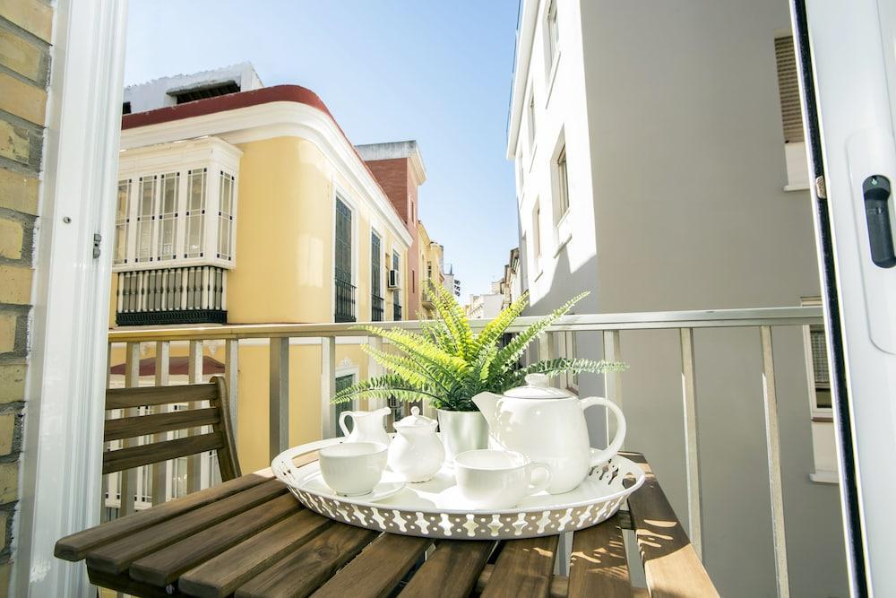 Exclusive Apartments Street Beatas Малага Екстериор снимка